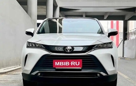 Toyota Harrier, 2022 год, 2 200 000 рублей, 2 фотография