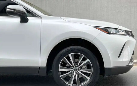 Toyota Harrier, 2022 год, 2 200 000 рублей, 4 фотография