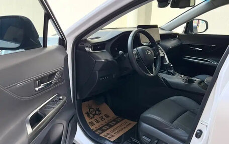 Toyota Harrier, 2022 год, 2 200 000 рублей, 8 фотография