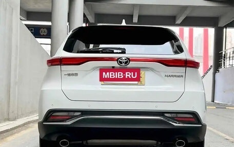 Toyota Harrier, 2022 год, 2 200 000 рублей, 6 фотография
