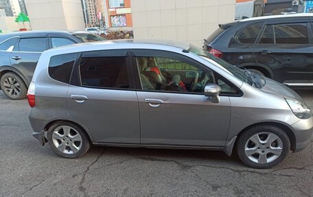 Honda Fit III, 2004 год, 450 000 рублей, 2 фотография