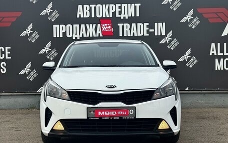 KIA Rio IV, 2021 год, 1 375 000 рублей, 2 фотография
