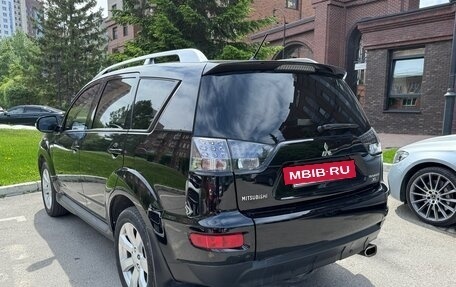 Mitsubishi Outlander III рестайлинг 3, 2010 год, 1 300 000 рублей, 7 фотография