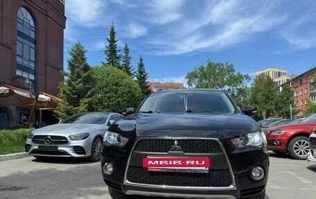 Mitsubishi Outlander III рестайлинг 3, 2010 год, 1 300 000 рублей, 2 фотография