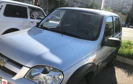 Chevrolet Niva I рестайлинг, 2010 год, 515 000 рублей, 3 фотография