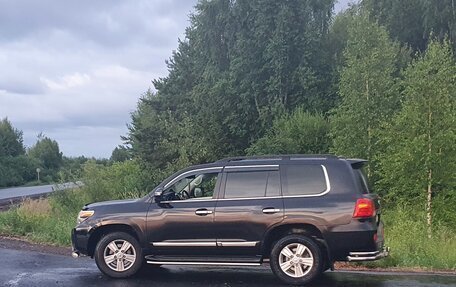 Toyota Land Cruiser 200, 2013 год, 4 750 000 рублей, 2 фотография