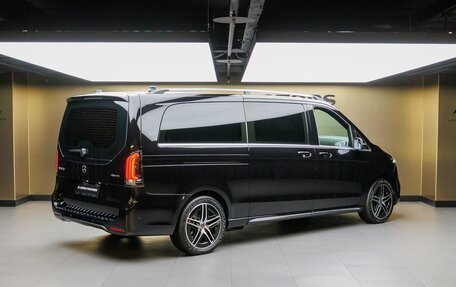 Mercedes-Benz V-Класс, 2024 год, 30 500 000 рублей, 4 фотография