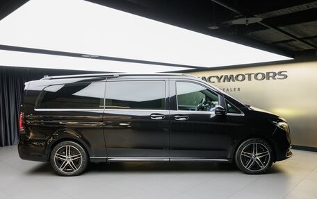 Mercedes-Benz V-Класс, 2024 год, 30 500 000 рублей, 10 фотография