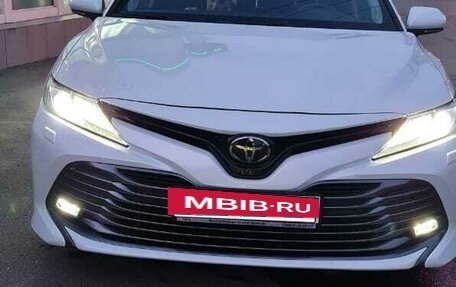 Toyota Camry, 2020 год, 3 950 000 рублей, 4 фотография