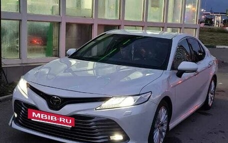Toyota Camry, 2020 год, 3 950 000 рублей, 5 фотография