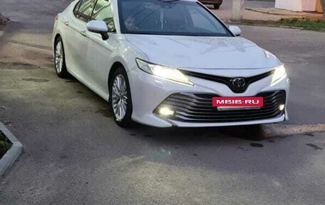 Toyota Camry, 2020 год, 3 950 000 рублей, 6 фотография