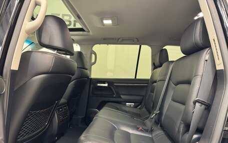Toyota Land Cruiser 200, 2018 год, 6 490 000 рублей, 10 фотография