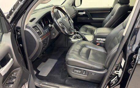 Toyota Land Cruiser 200, 2018 год, 6 490 000 рублей, 9 фотография