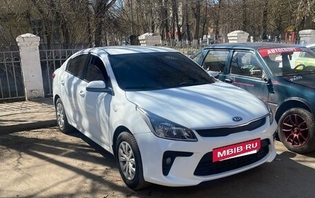 KIA Rio IV, 2018 год, 1 100 000 рублей, 4 фотография