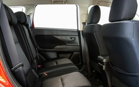 Mitsubishi Outlander III рестайлинг 3, 2014 год, 1 339 000 рублей, 15 фотография
