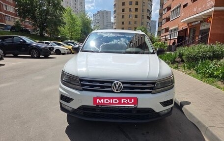 Volkswagen Tiguan II, 2019 год, 2 050 000 рублей, 2 фотография