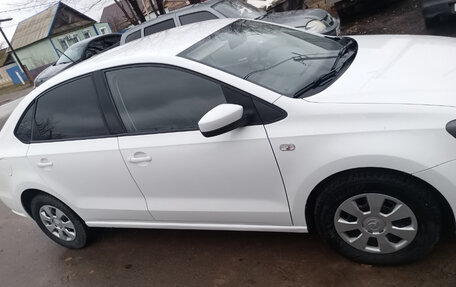 Volkswagen Polo VI (EU Market), 2013 год, 750 000 рублей, 4 фотография