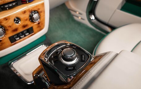 Rolls-Royce Phantom VII рестайлинг, 2016 год, 80 000 000 рублей, 28 фотография