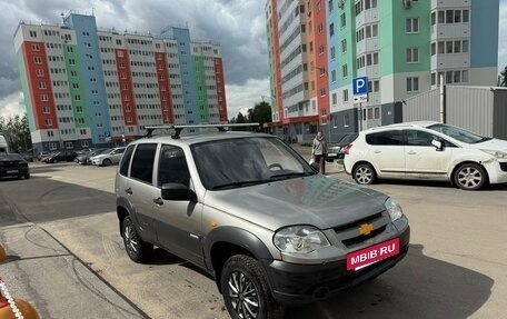 Chevrolet Niva I рестайлинг, 2010 год, 345 000 рублей, 2 фотография