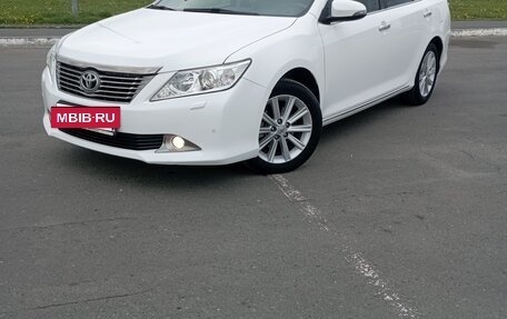 Toyota Camry, 2012 год, 2 250 000 рублей, 2 фотография