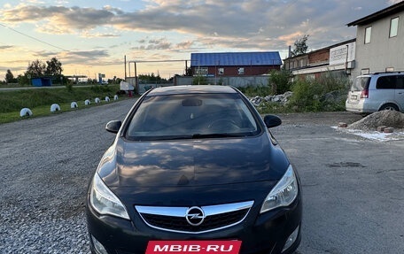 Opel Astra J, 2011 год, 880 000 рублей, 5 фотография