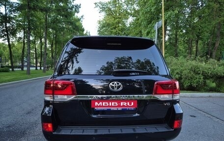 Toyota Land Cruiser 200, 2018 год, 7 500 000 рублей, 10 фотография