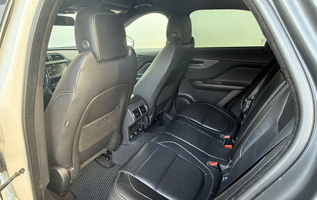 Jaguar F-Pace, 2017 год, 3 290 000 рублей, 4 фотография