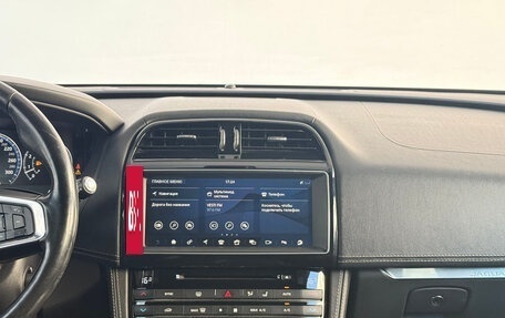 Jaguar F-Pace, 2017 год, 3 290 000 рублей, 6 фотография