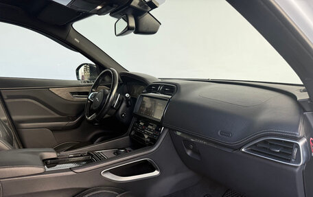 Jaguar F-Pace, 2017 год, 3 290 000 рублей, 7 фотография