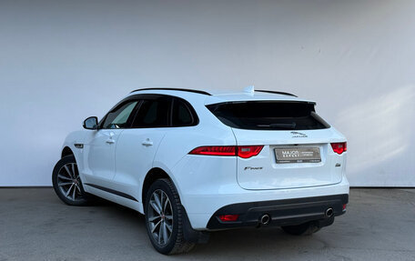 Jaguar F-Pace, 2017 год, 3 290 000 рублей, 23 фотография
