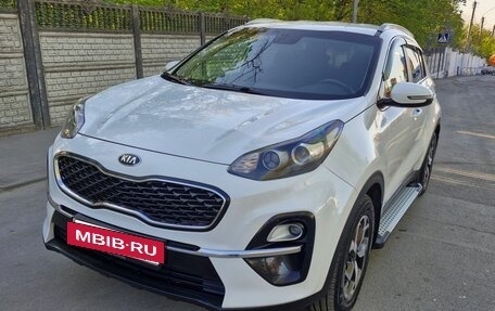 KIA Sportage IV рестайлинг, 2018 год, 2 260 000 рублей, 2 фотография