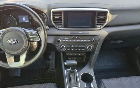 KIA Sportage IV рестайлинг, 2018 год, 2 260 000 рублей, 14 фотография
