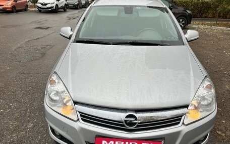 Opel Astra H, 2011 год, 780 000 рублей, 1 фотография