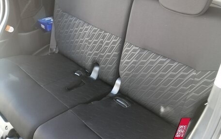 Toyota Roomy I, 2017 год, 1 085 000 рублей, 26 фотография
