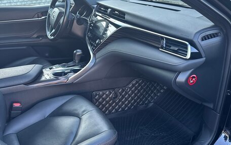 Toyota Camry, 2018 год, 3 050 000 рублей, 13 фотография