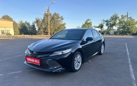 Toyota Camry, 2018 год, 3 050 000 рублей, 8 фотография