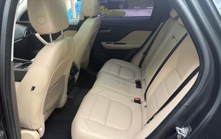 Jaguar F-Pace, 2018 год, 3 290 000 рублей, 10 фотография