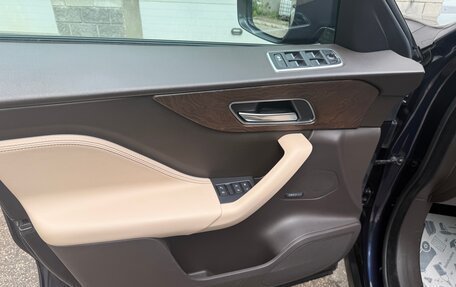 Jaguar F-Pace, 2018 год, 3 290 000 рублей, 14 фотография