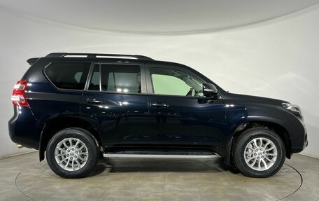 Toyota Land Cruiser Prado 150 рестайлинг 2, 2017 год, 4 680 000 рублей, 5 фотография