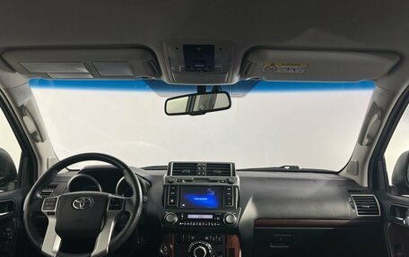 Toyota Land Cruiser Prado 150 рестайлинг 2, 2017 год, 4 680 000 рублей, 7 фотография