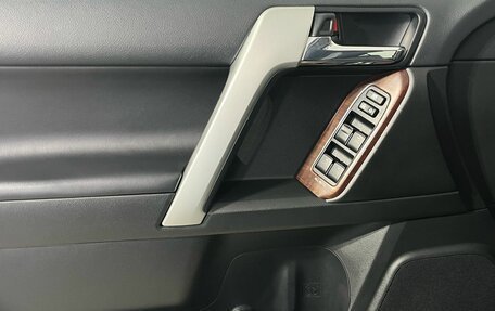 Toyota Land Cruiser Prado 150 рестайлинг 2, 2017 год, 4 680 000 рублей, 17 фотография
