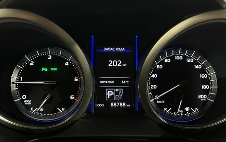 Toyota Land Cruiser Prado 150 рестайлинг 2, 2017 год, 4 680 000 рублей, 13 фотография