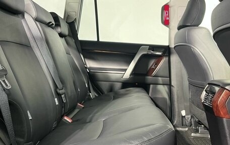 Toyota Land Cruiser Prado 150 рестайлинг 2, 2017 год, 4 680 000 рублей, 16 фотография