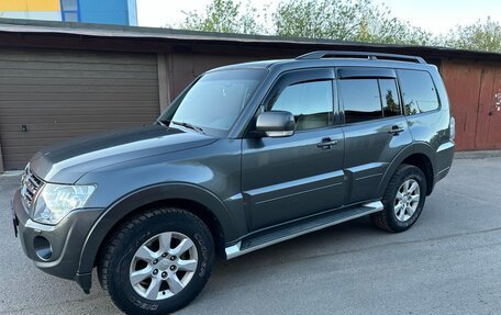 Mitsubishi Pajero IV, 2011 год, 2 100 000 рублей, 3 фотография