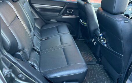 Mitsubishi Pajero IV, 2011 год, 2 100 000 рублей, 11 фотография