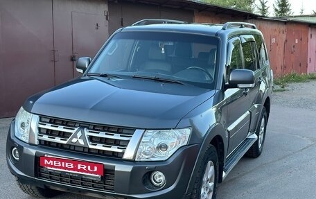 Mitsubishi Pajero IV, 2011 год, 2 100 000 рублей, 2 фотография