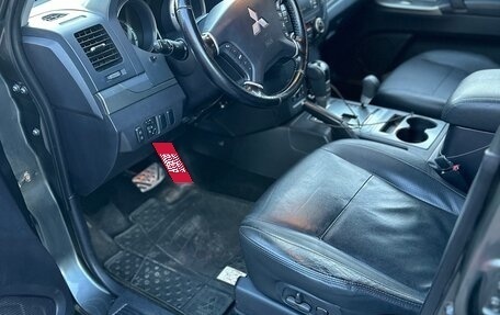 Mitsubishi Pajero IV, 2011 год, 2 100 000 рублей, 13 фотография