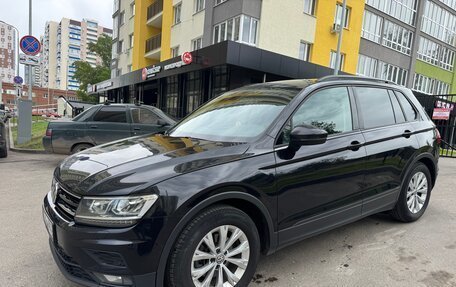 Volkswagen Tiguan II, 2020 год, 2 700 000 рублей, 2 фотография