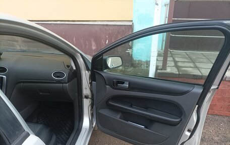 Ford Focus II рестайлинг, 2005 год, 420 000 рублей, 16 фотография