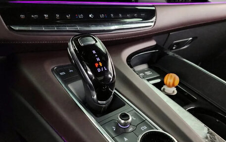 Cadillac Escalade V, 2022 год, 13 850 000 рублей, 9 фотография